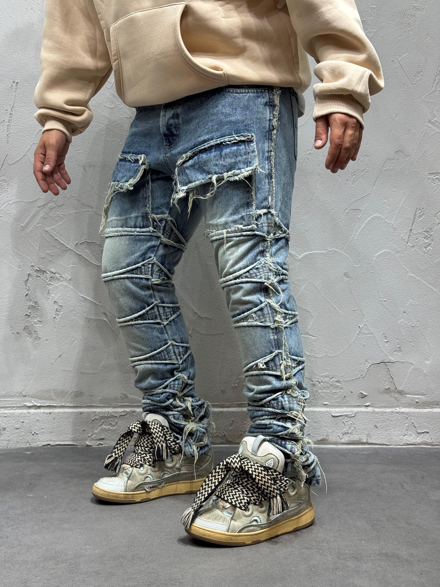 BAGGY RIPPED SANDBLASTED CNTC