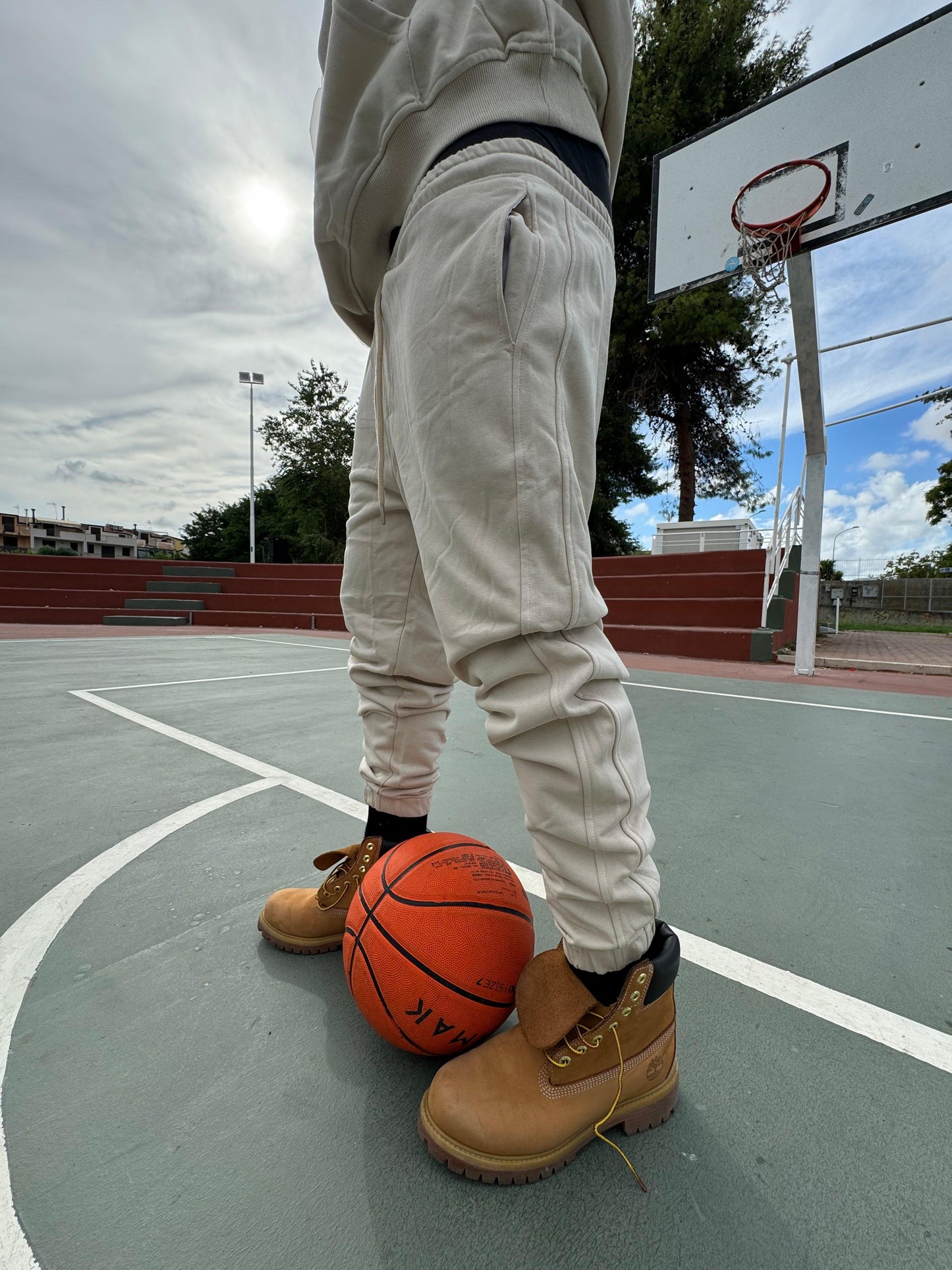 BASIC BEIGE COORDINATED