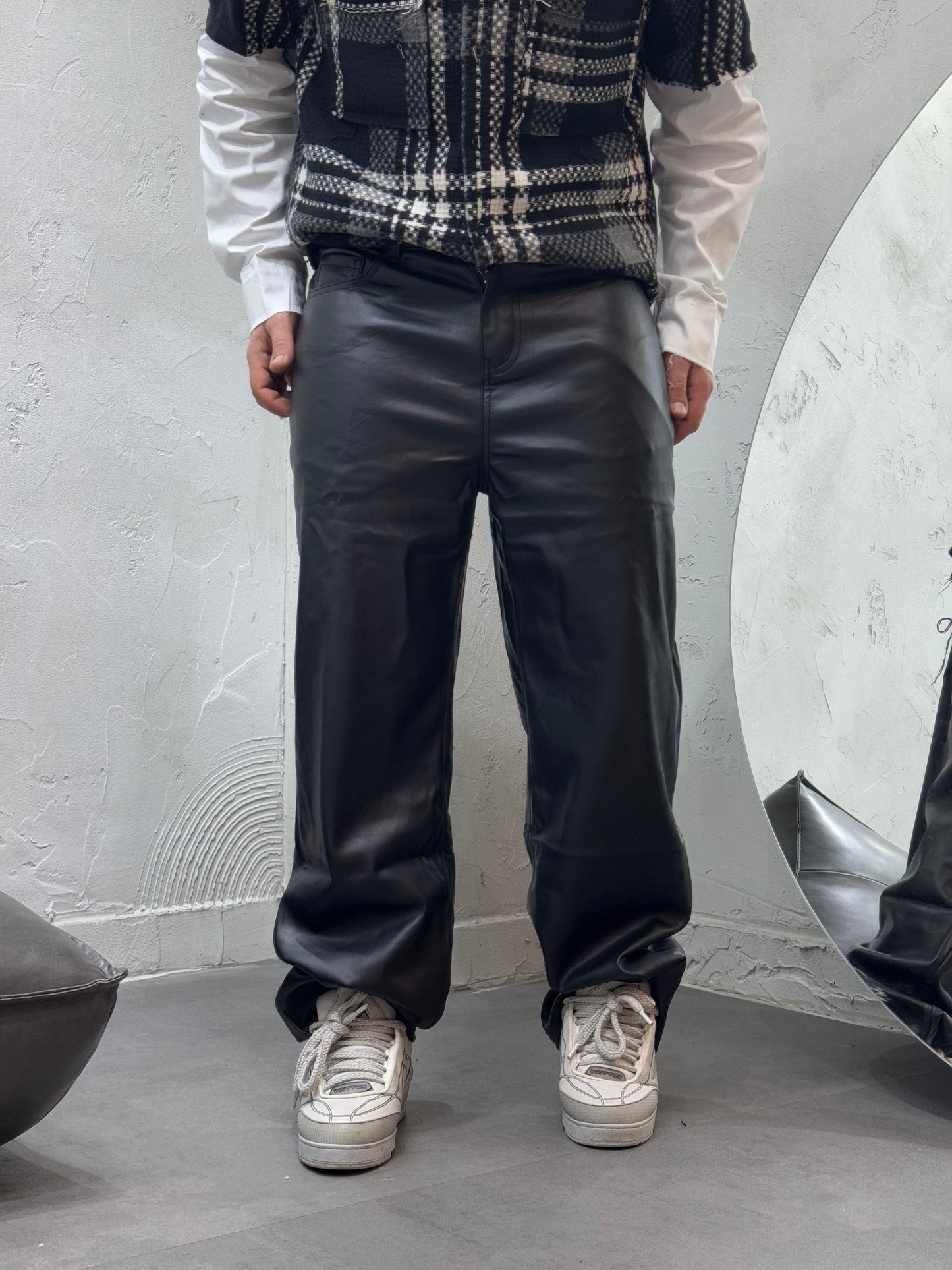 BAGGY FIT ECO-LEATHER BLACK