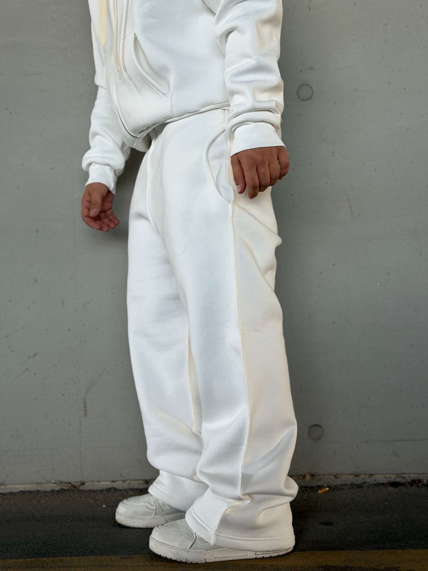 TUTA WHITE