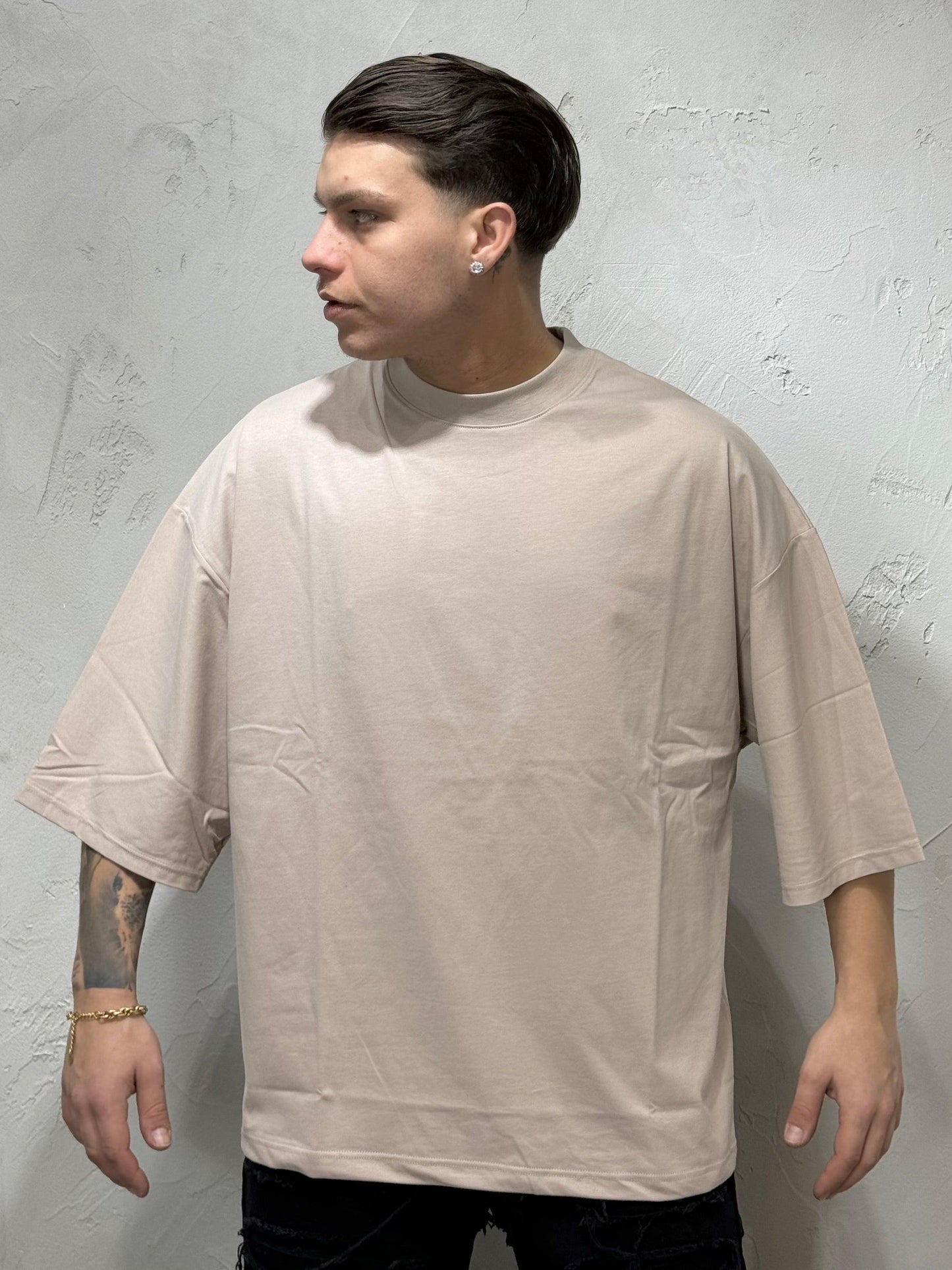 OVERSIZE FIT BEIGE T-SHIRT