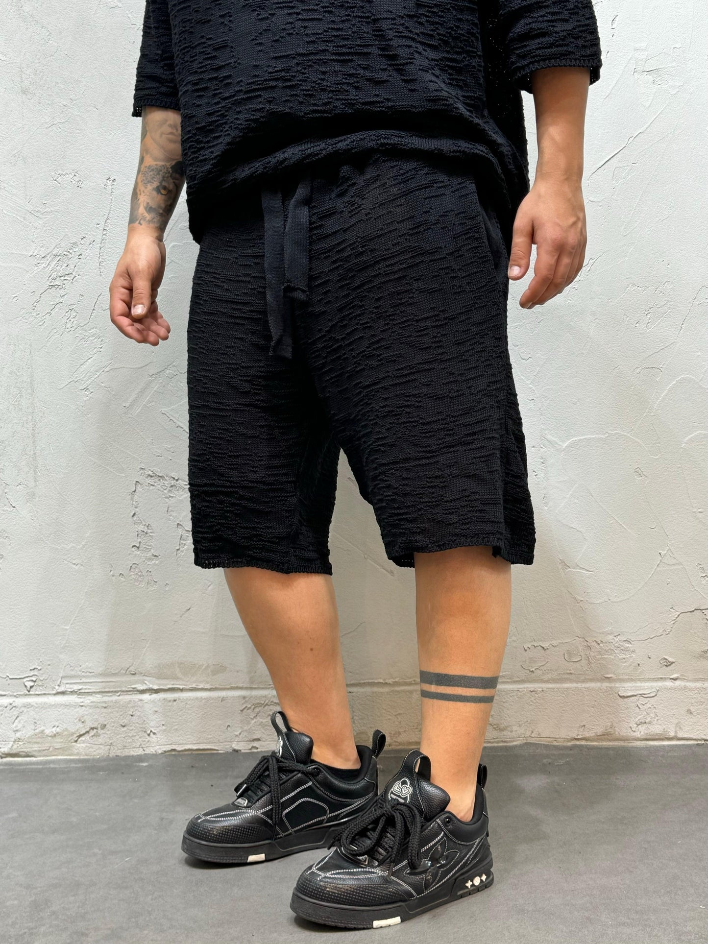 COORDINATED MYKONOS BLACK BY CNTC