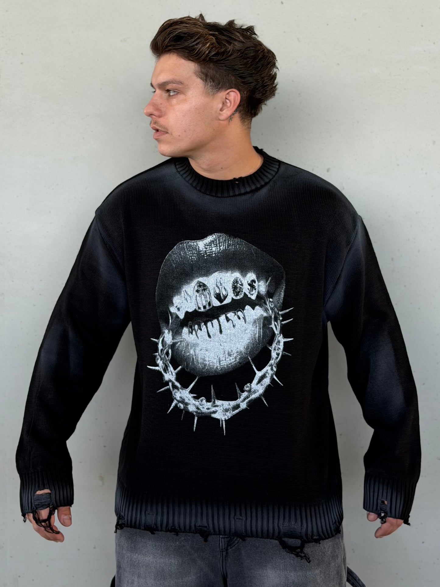 PULL MOUTH