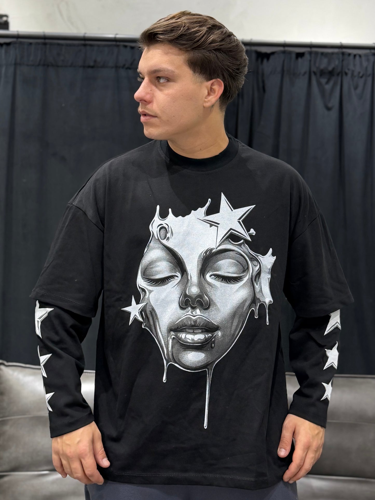 LONGSLEEVE LIP BLACK