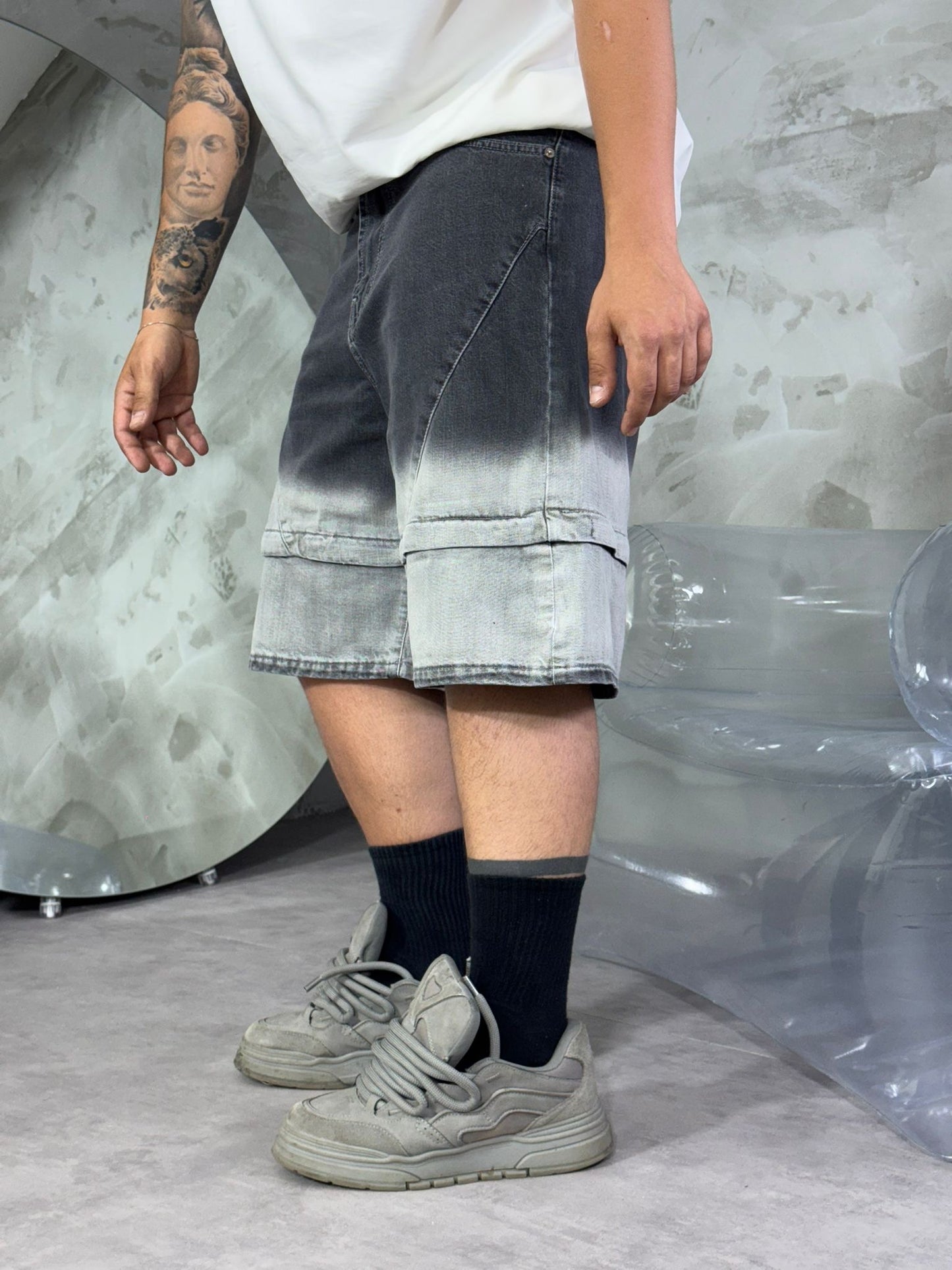 SHORT SHADOW GREY