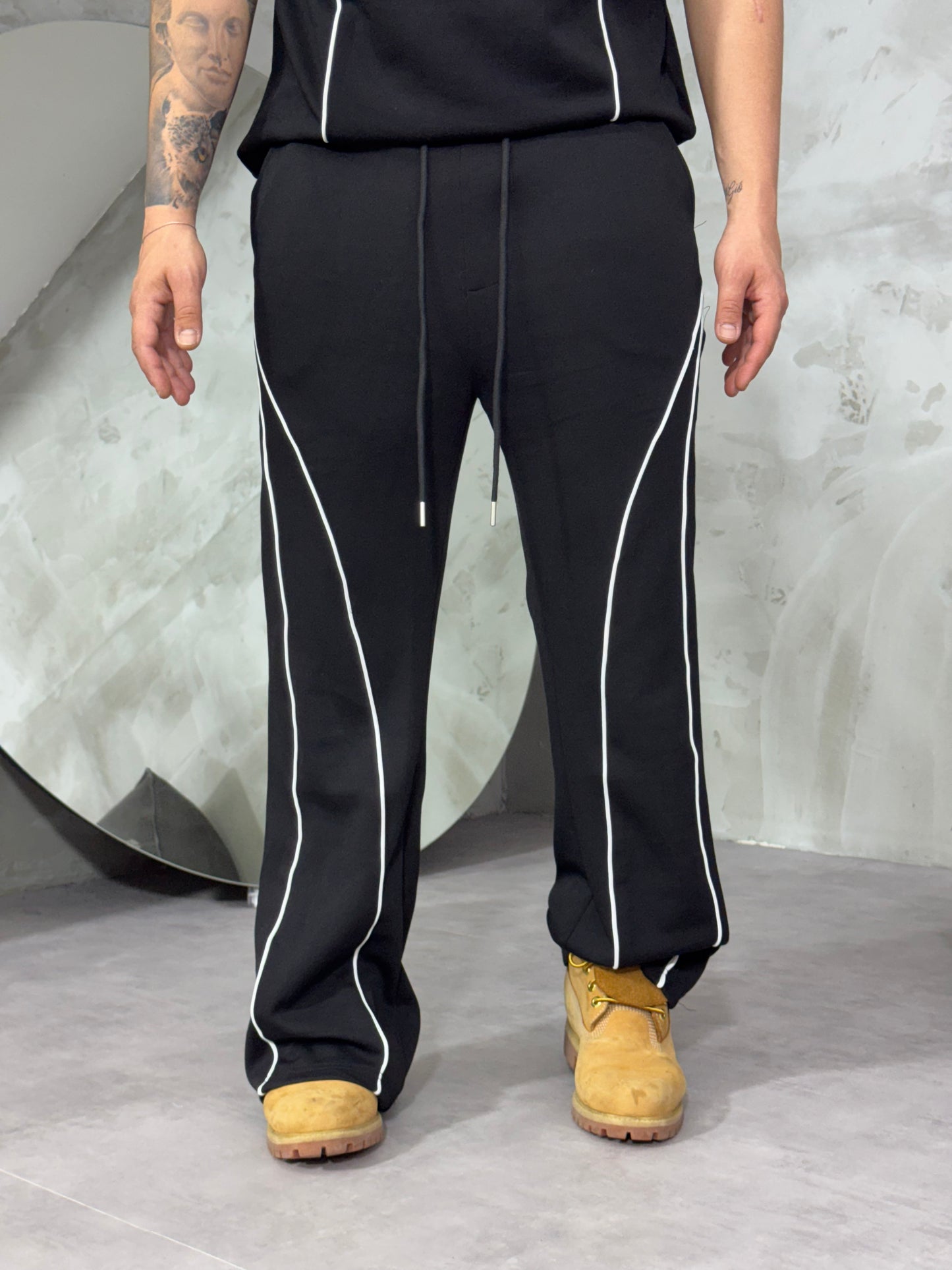 COORDSET TUTA LINES BLACK