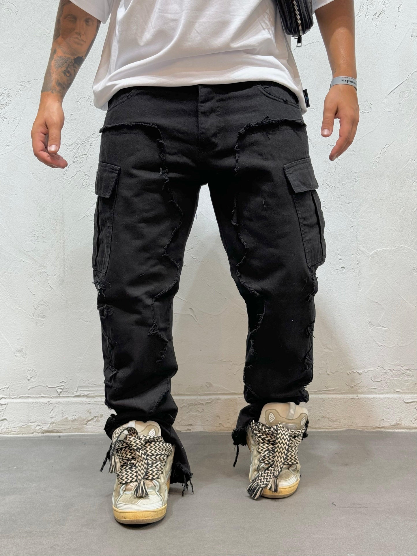 BAGGY FRAYED WITH ZIP BACK BLACK