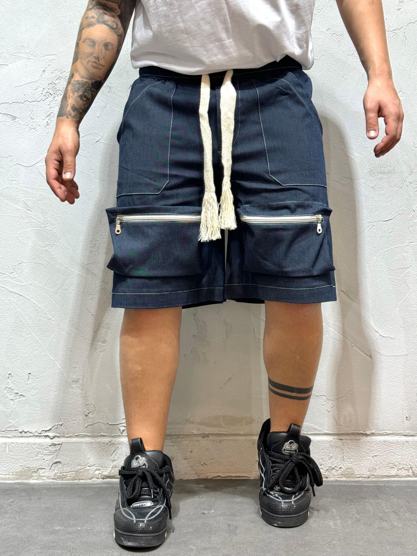 COORDINATED BOTH ENDS WTH ZIP JEANS