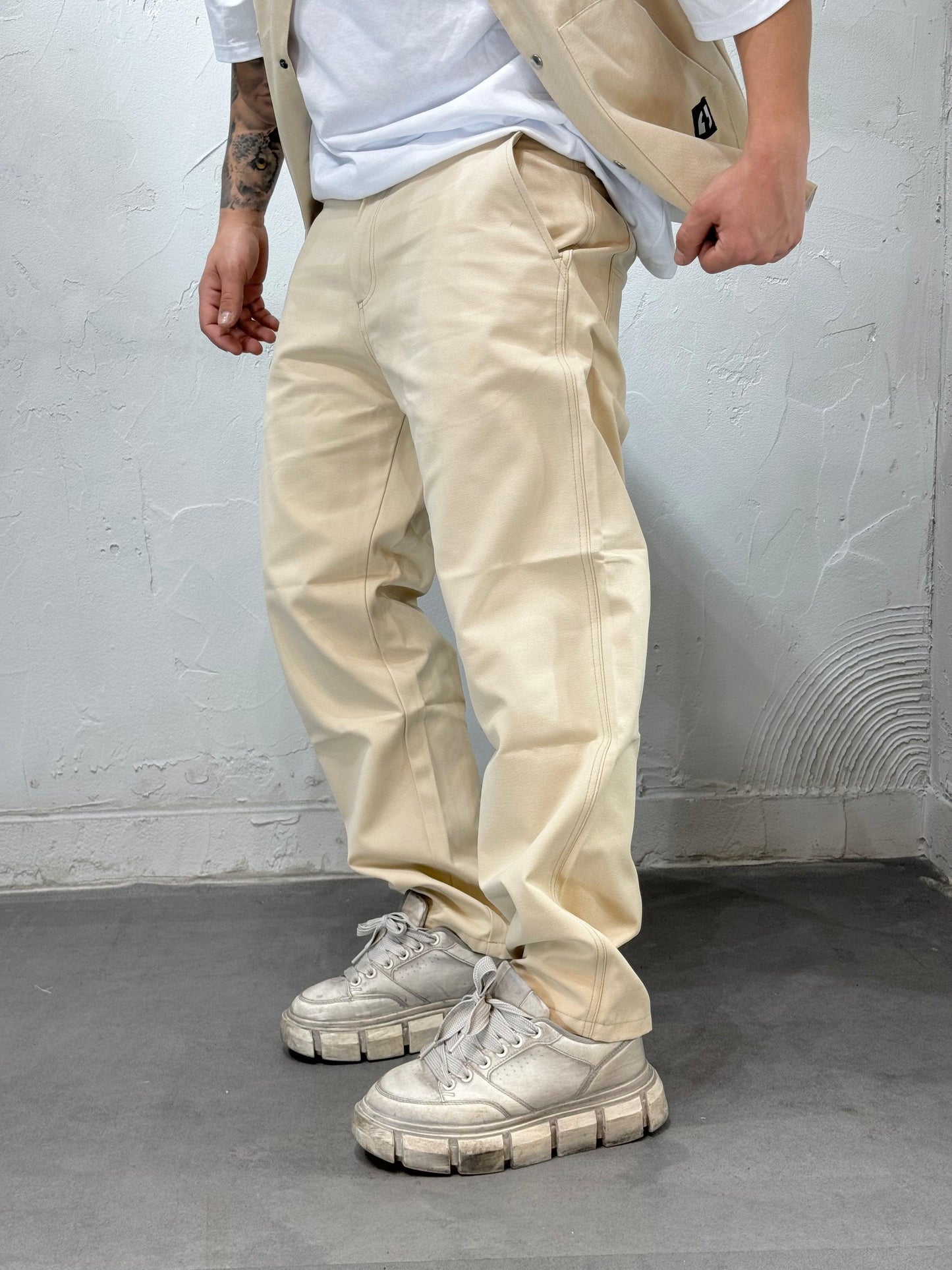 COORDINATO STANDING ON THE SHOULDERS