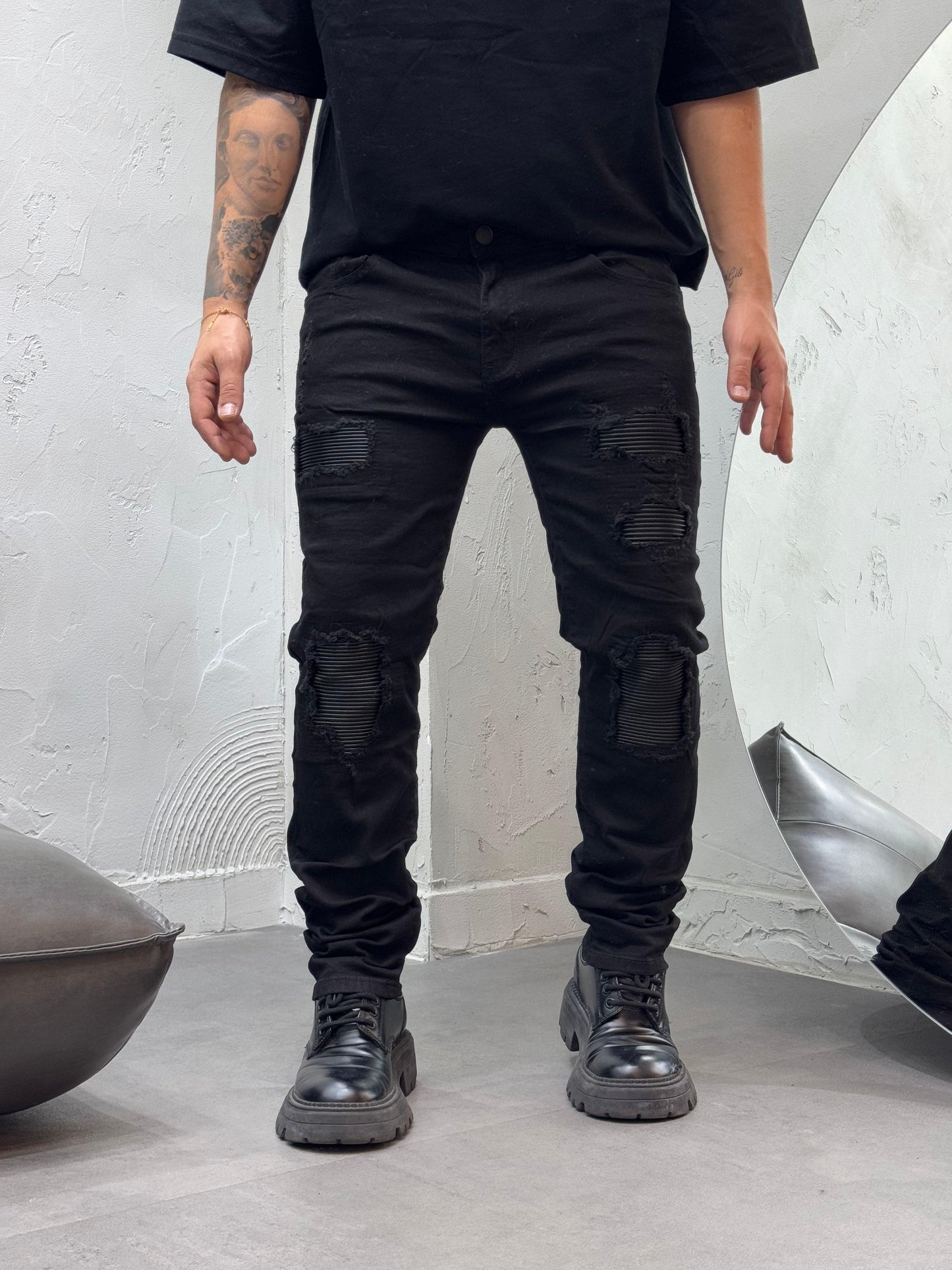 SKINNY FIT EMBROIDERY