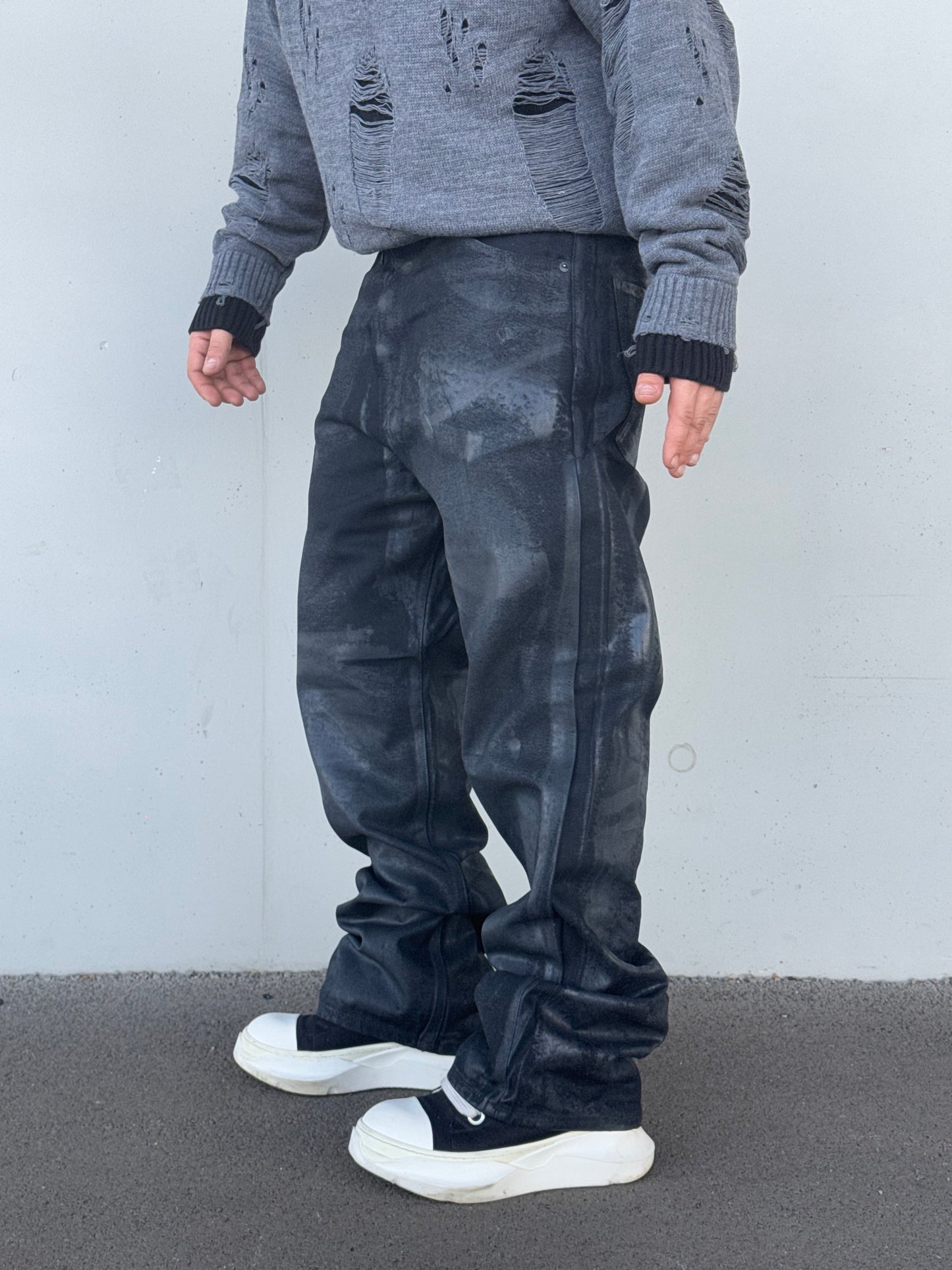 BAGGY FIT COATED BLACK