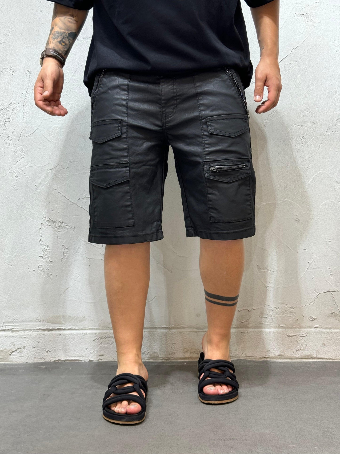 WAXED BIKER SHORT WITH ZIP BLACK