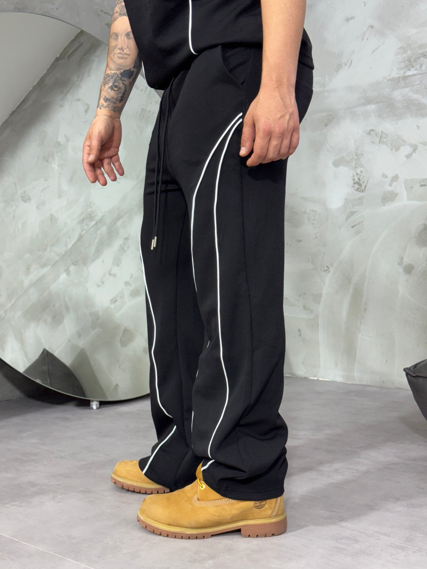 COORDSET TUTA LINES BLACK