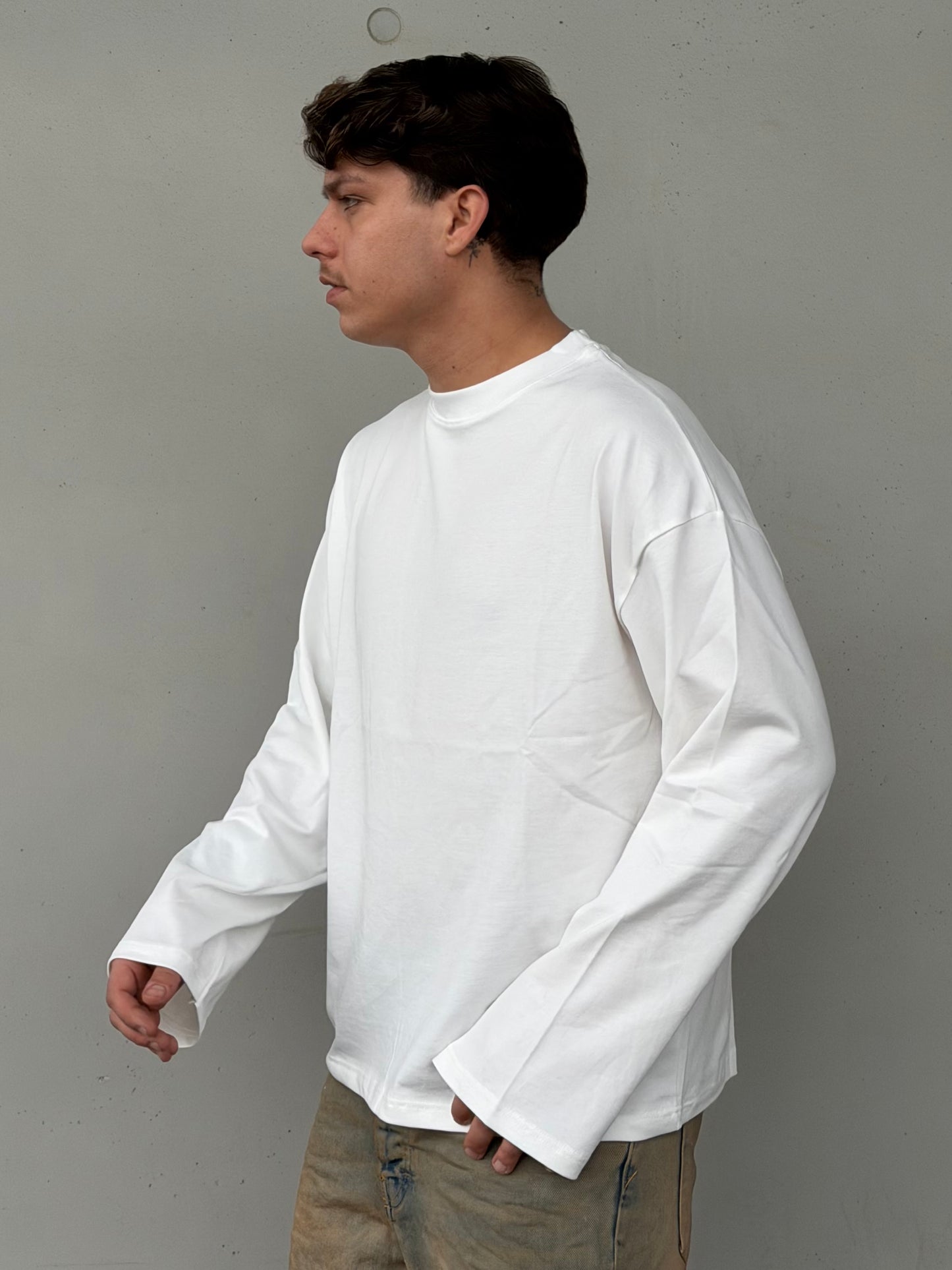 LOONGSLEEVE WHITE BASIC