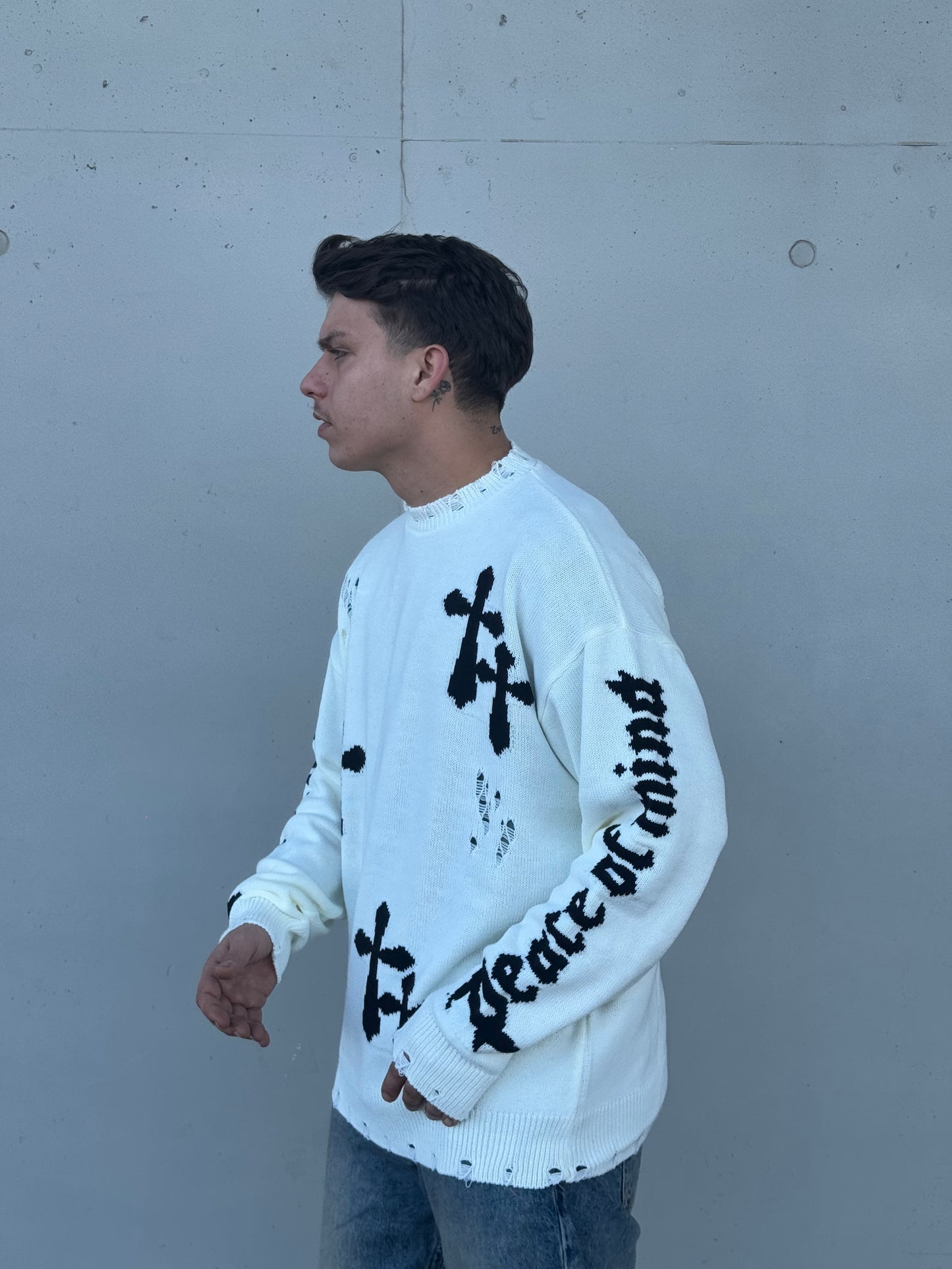PEACE WHITE SWEATER