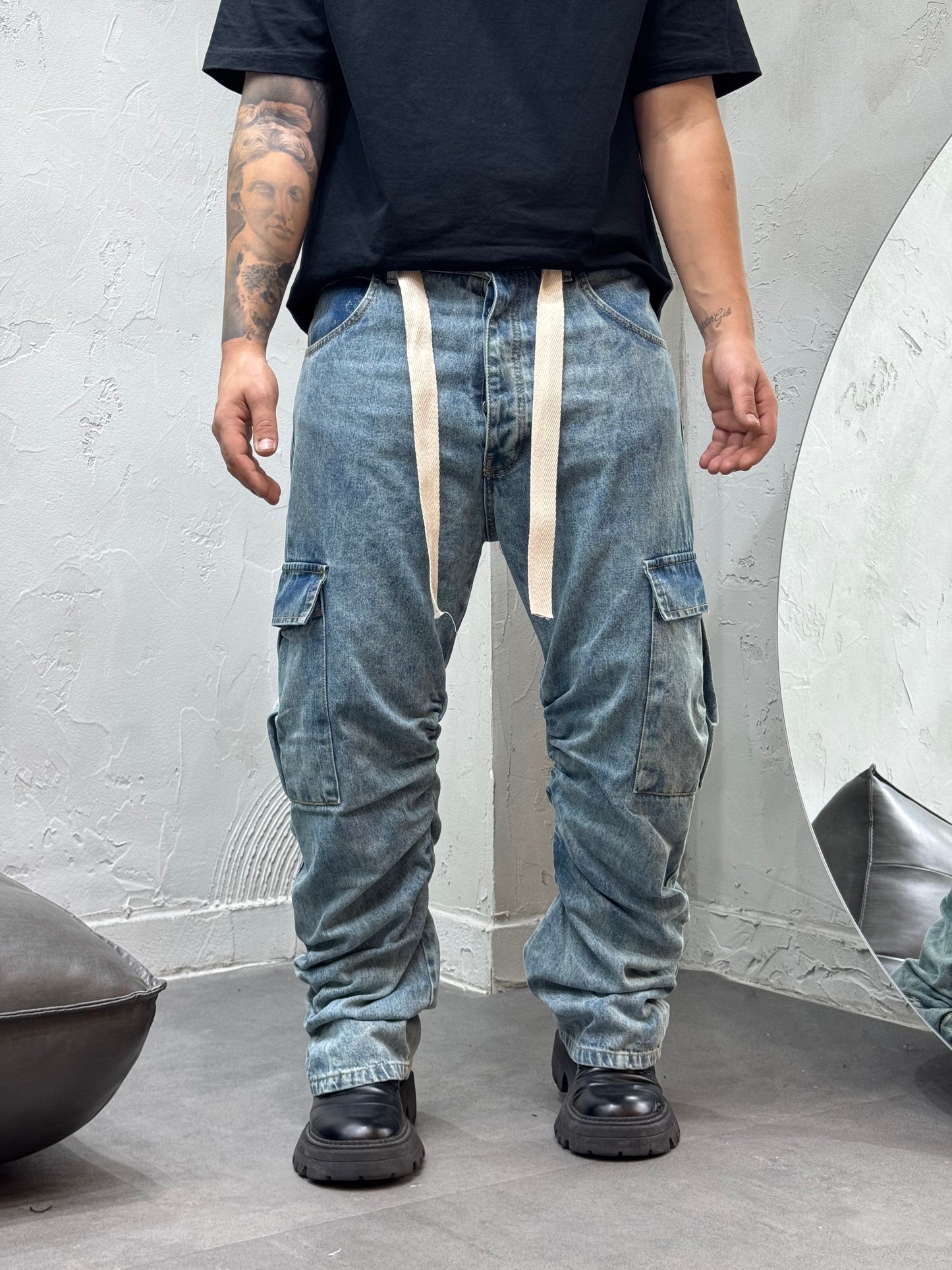 BAGGY FIT DRAPERY POCKET JEANS