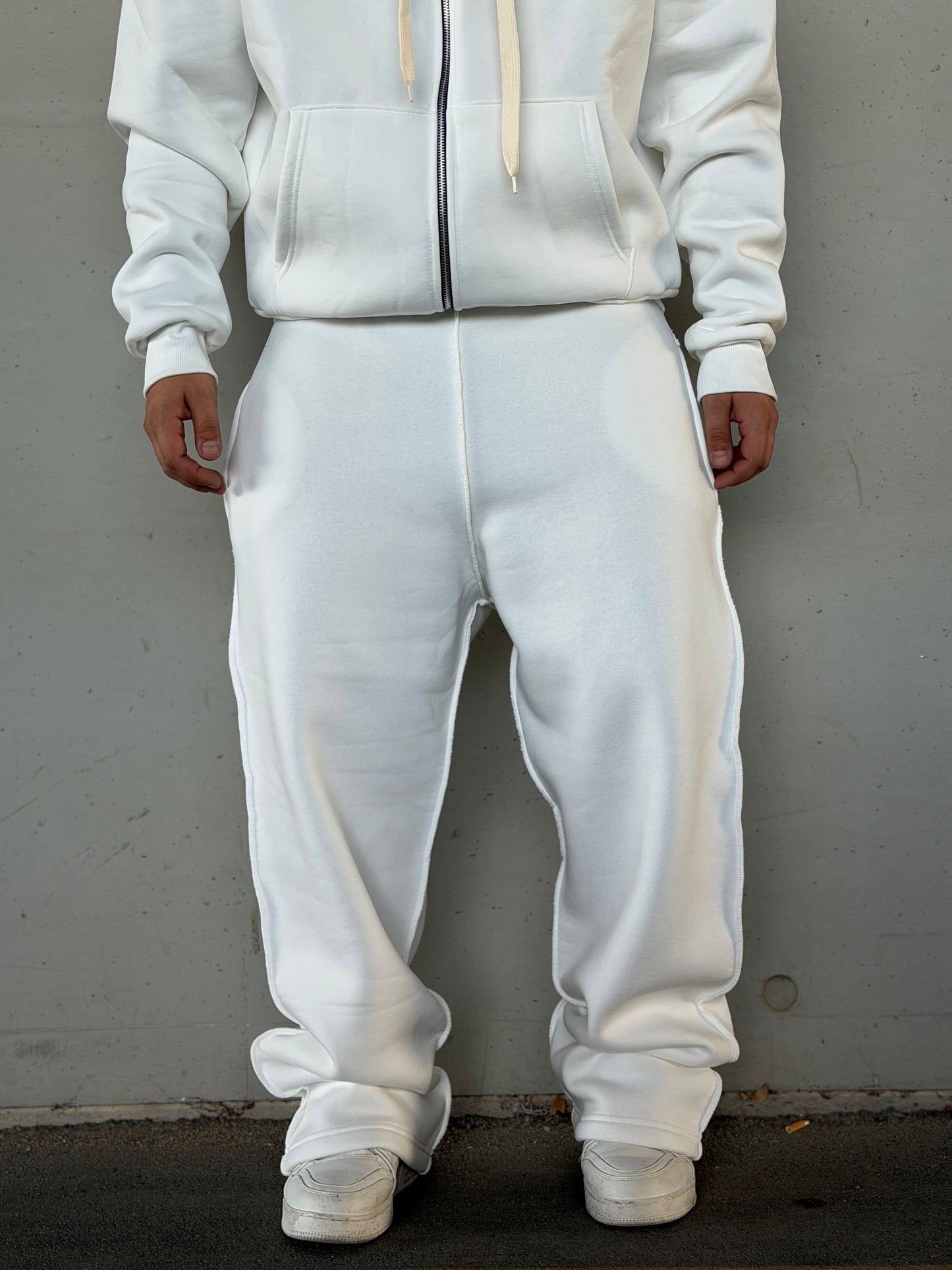 TUTA WHITE