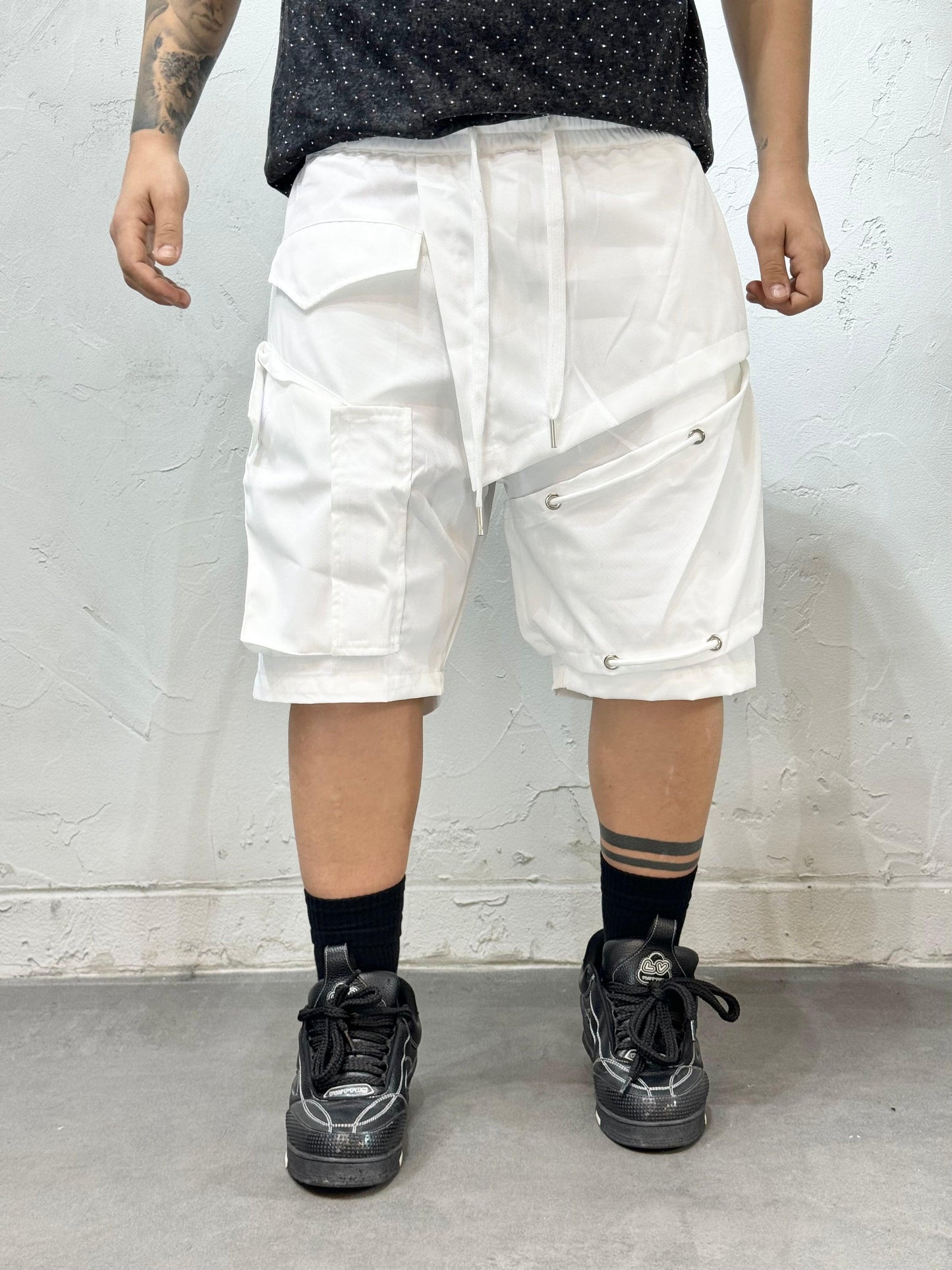 CROOKED CUTS WHITE BERMUDA SHORTS
