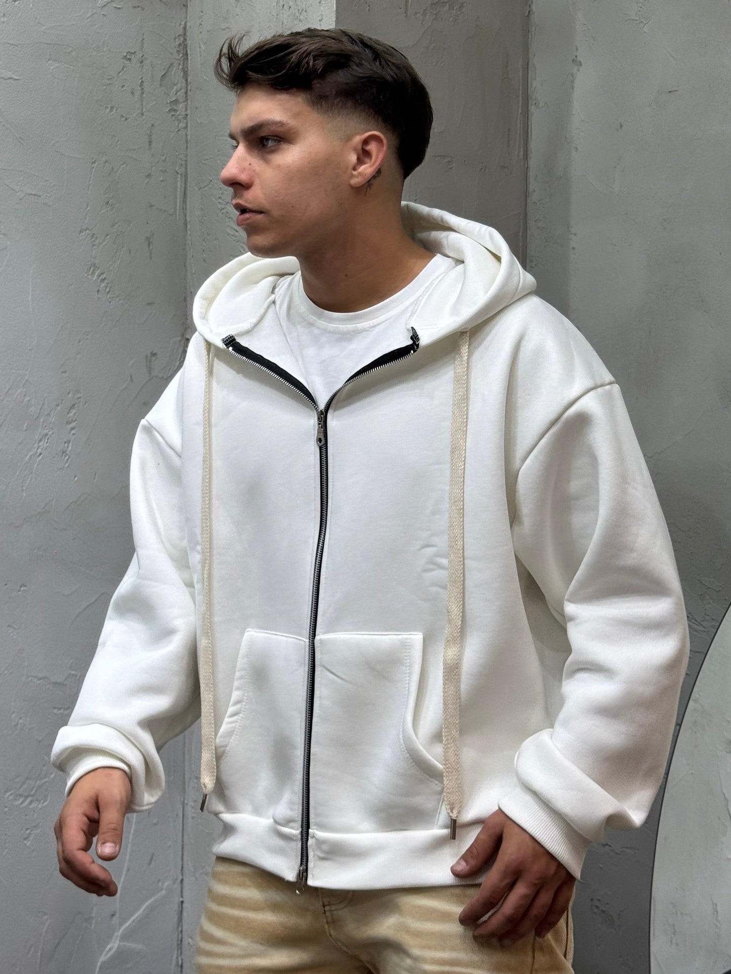 BOXY FIT WITH WHITE ZIP