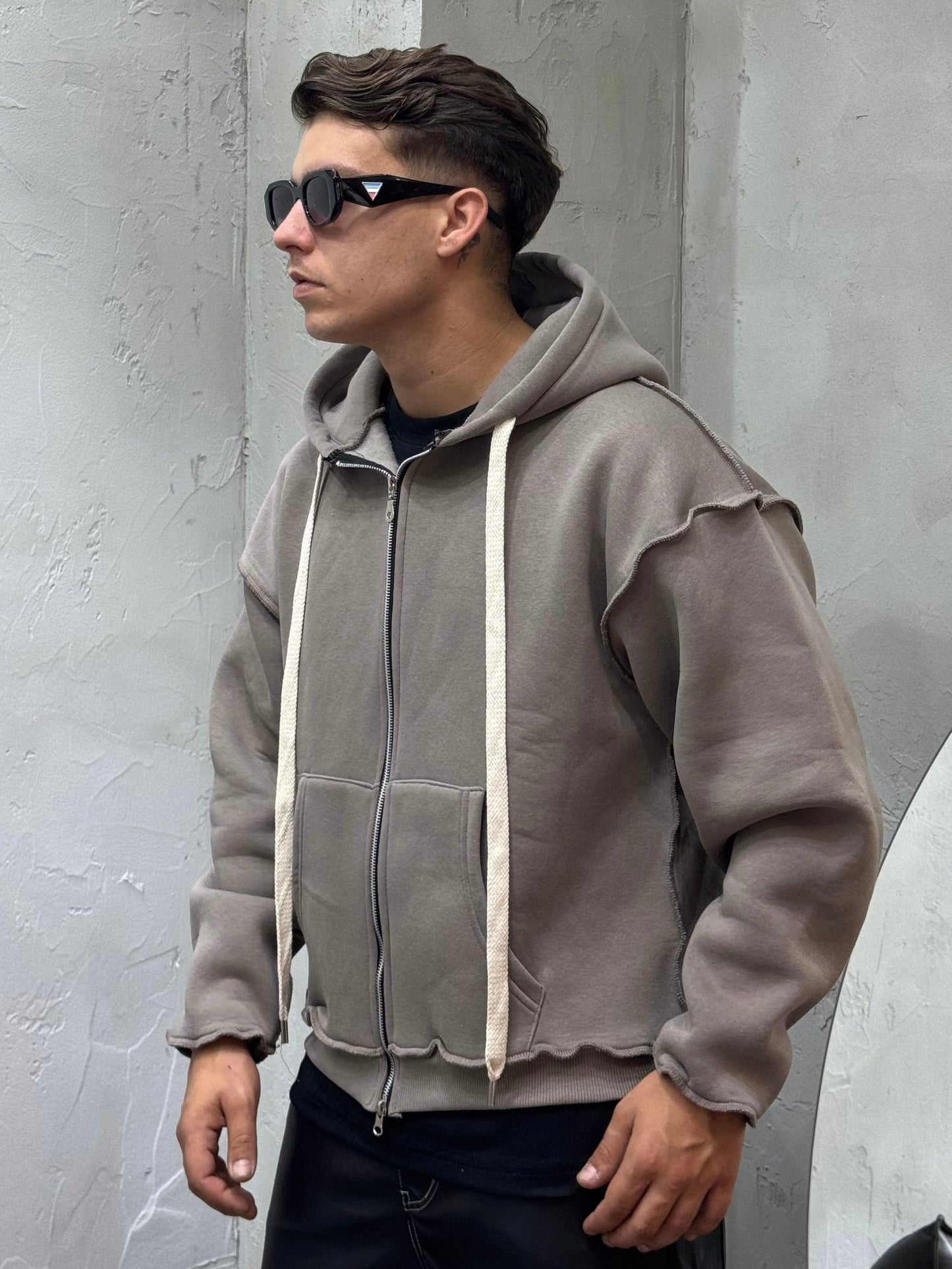 CONTRAST BOXY FIT WITH TAUPE ZIP