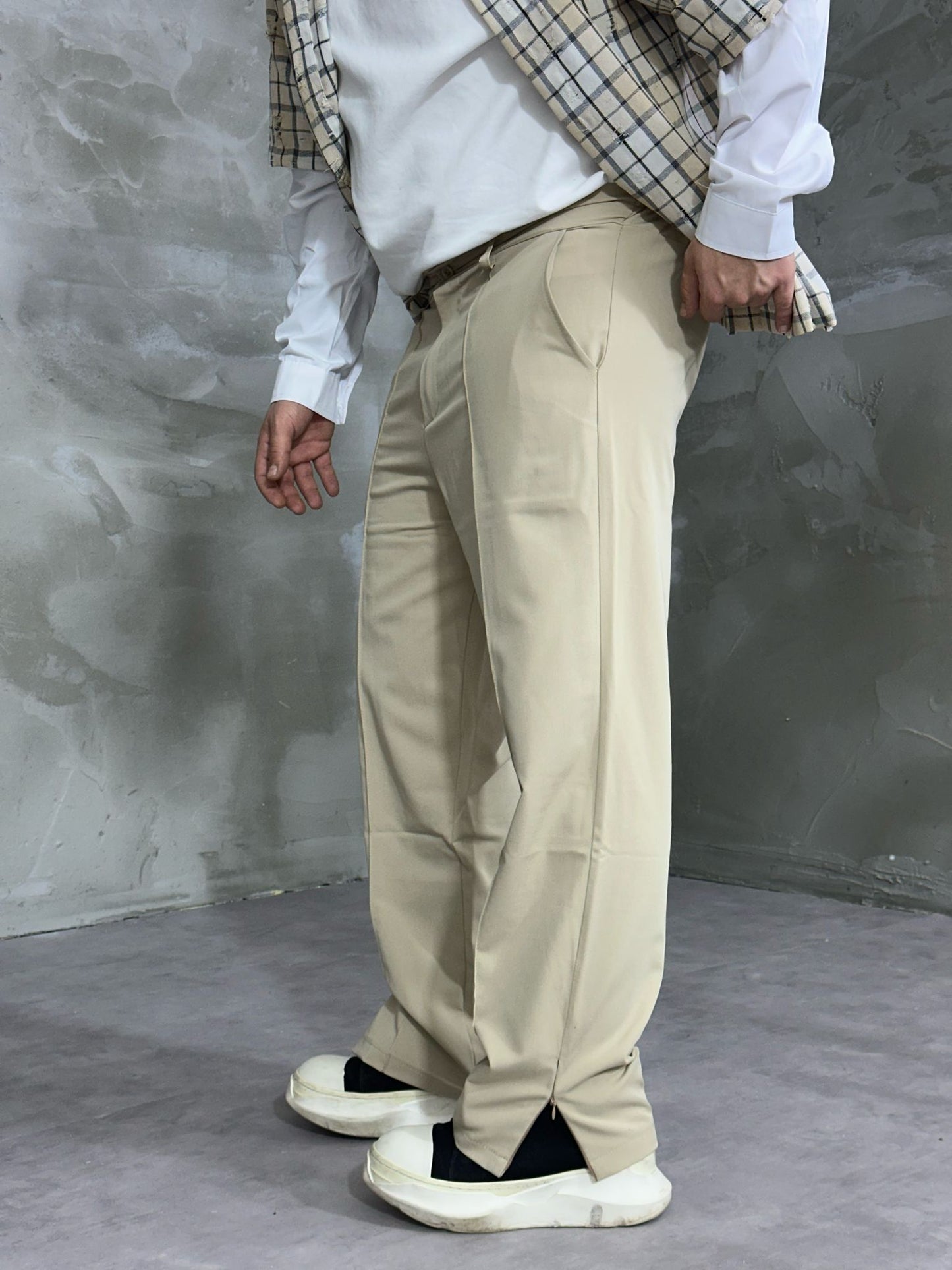 PANTALONE FONDO AMPIO CON ZIP BEIGE