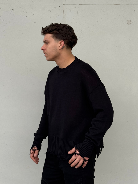 BLACK CROP FIT SWEATER