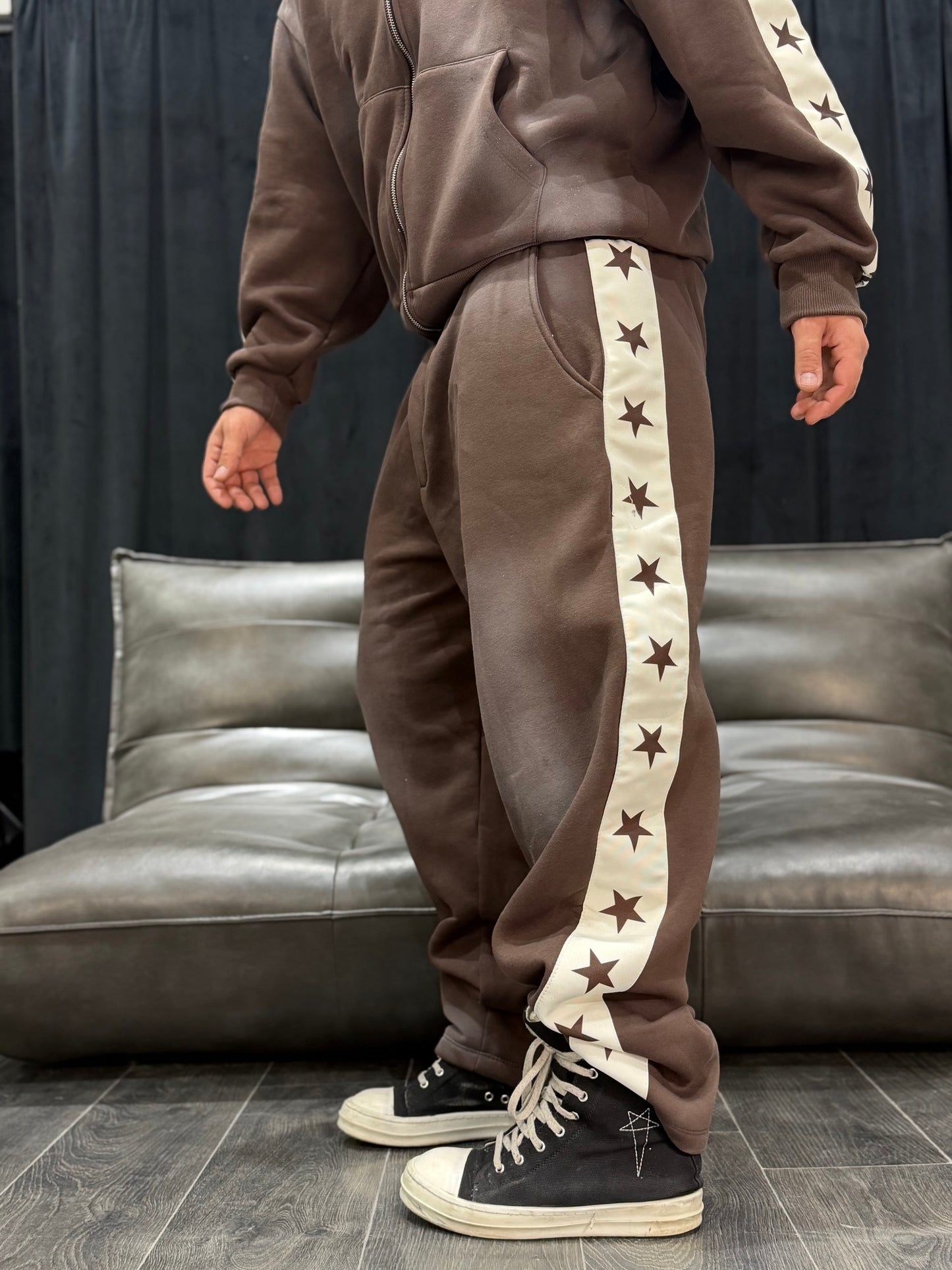 TRACKSUIT STARS BROWN