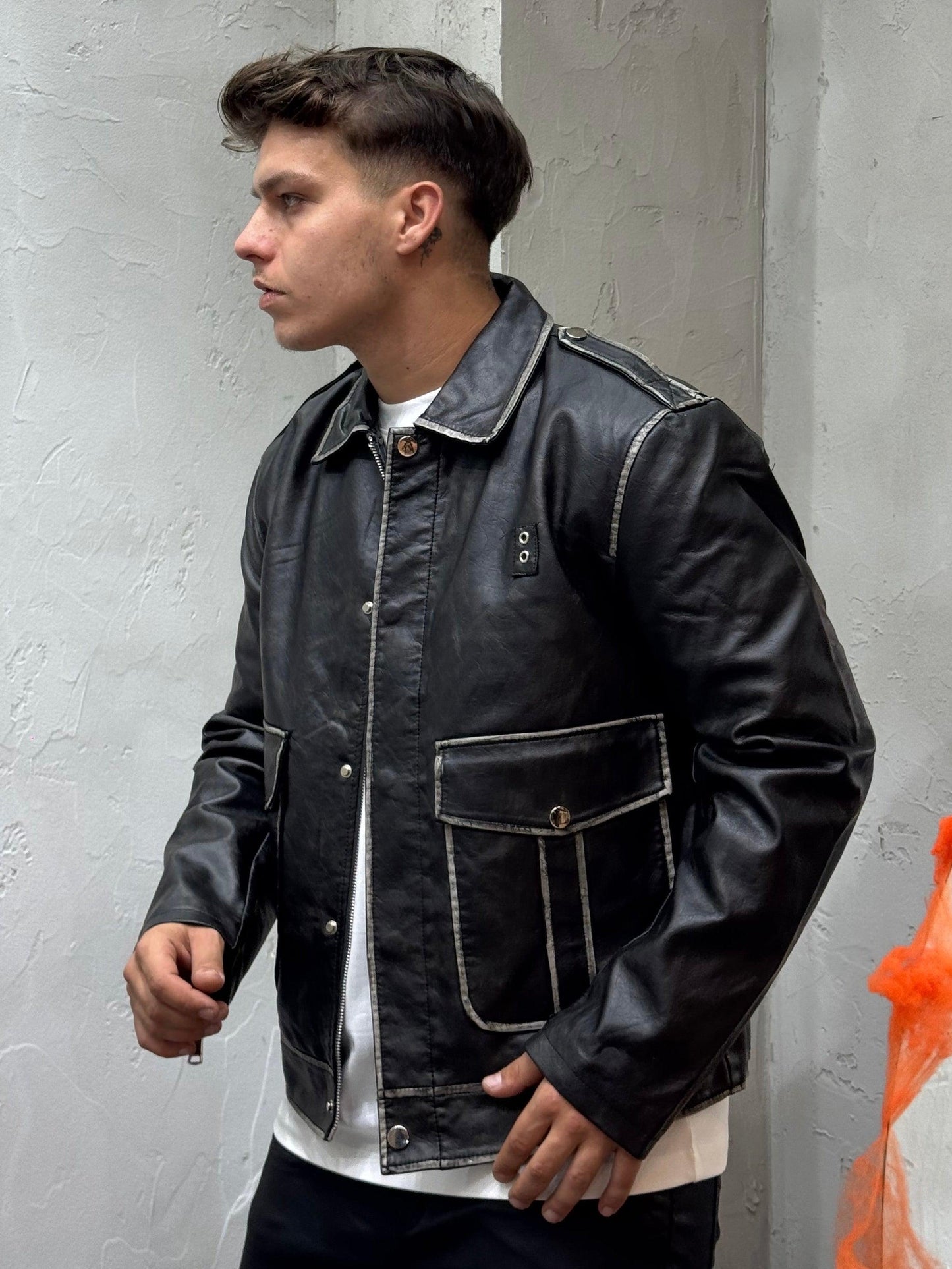 HAMMERED BLACK JACKET