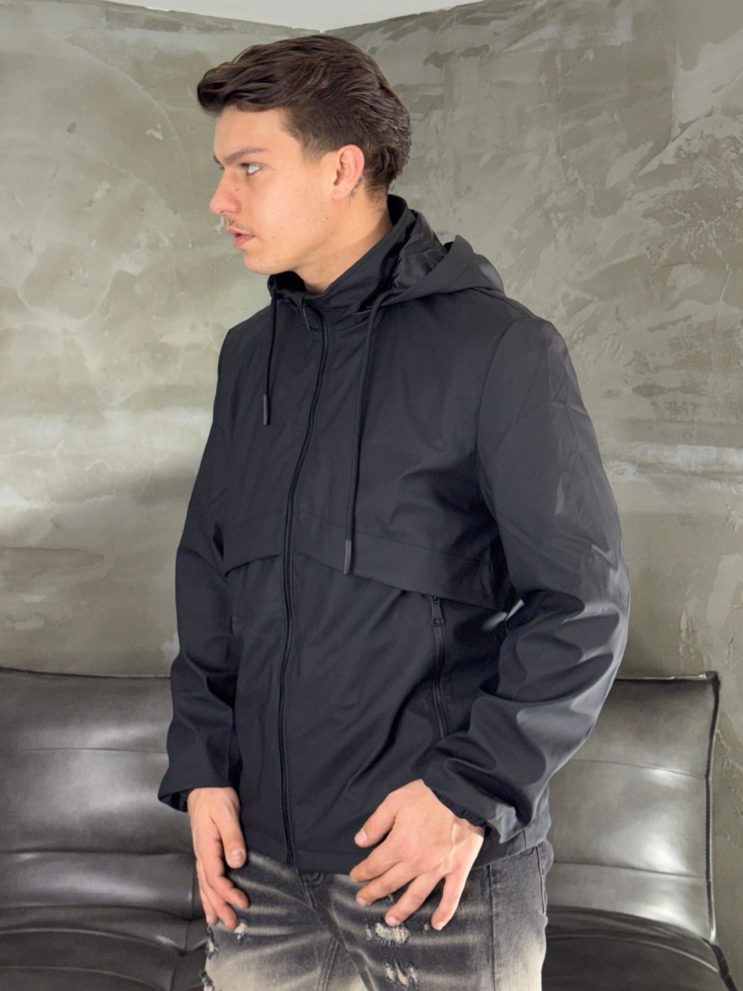 BLACK WINDPROOF JACKET