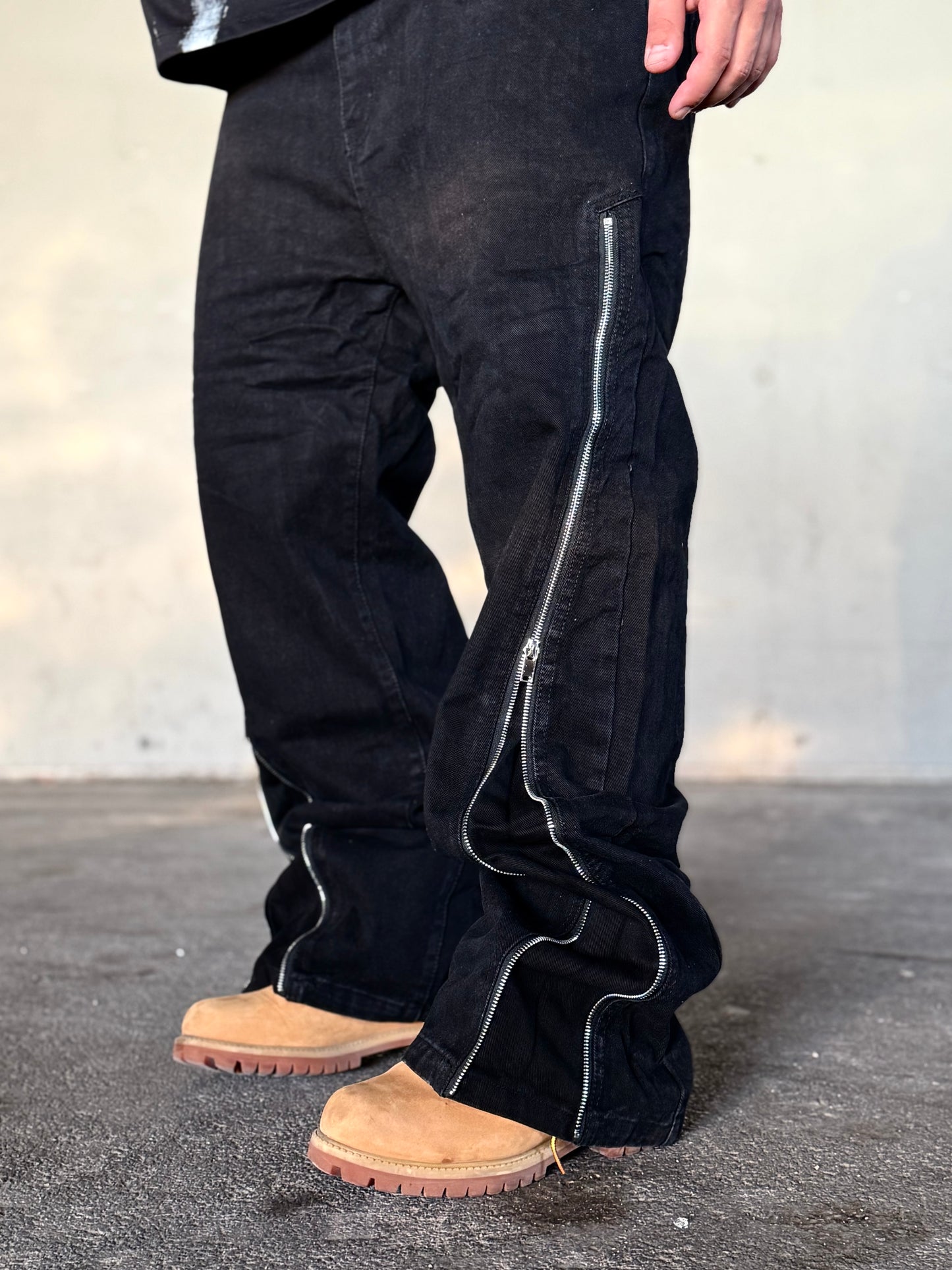 BAGGY FLARED BLACK
