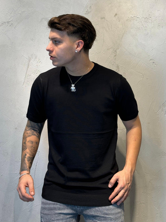 BLACK THREAD T SHIRT